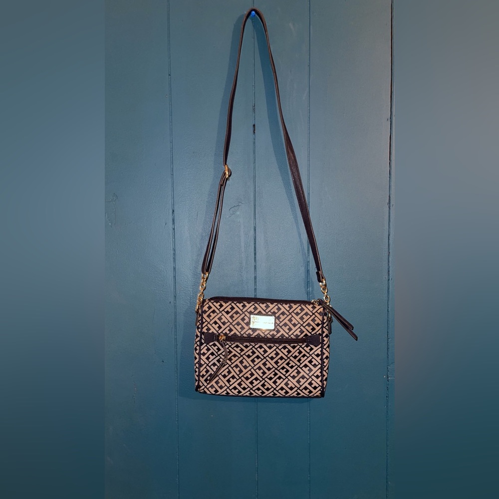 Tommy Hilfiger sling bag